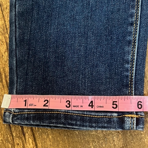 Risen High-Waist Cropped Elastic Banded Jeans - Picture 6 of 11